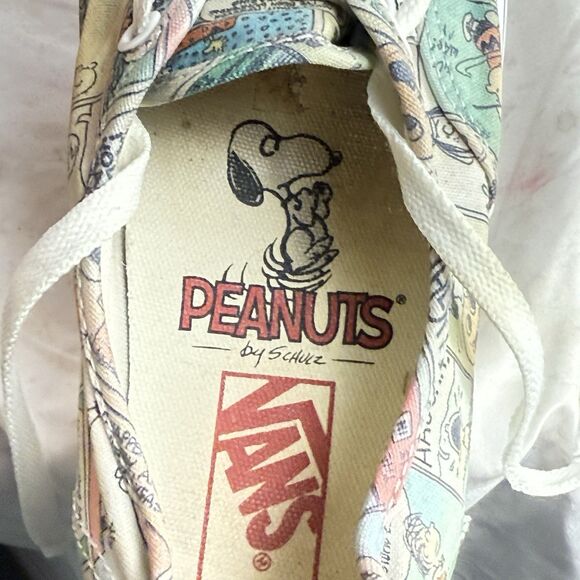 Vans x Peanuts Snoopy Comic Strip Men’s Size 6/7.5 womens – Limited Edition 2017 - Picture 9 of 11